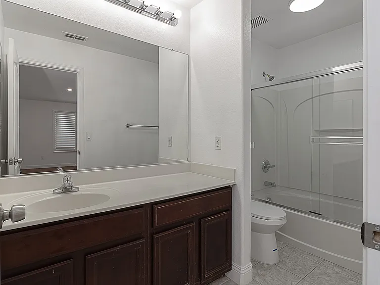 upstairs full bathroom 2