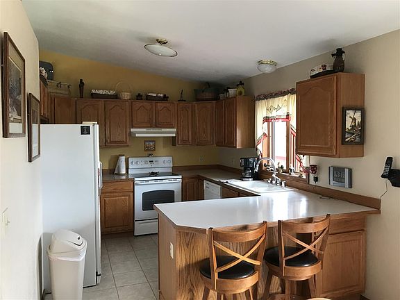3rd image of 3415 Birkland Dr