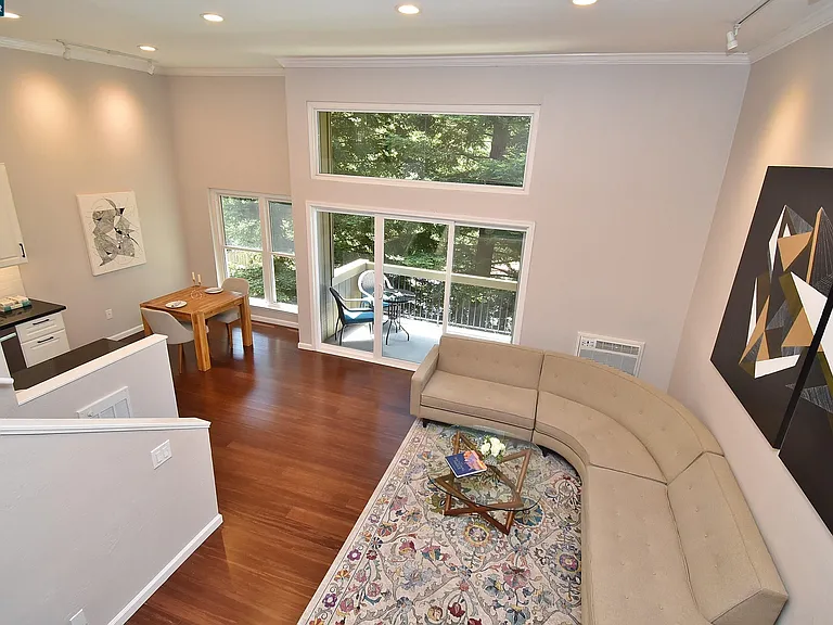 2067 Ascot Dr #142 — Photo 1