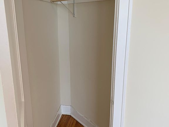 3rd image of 183 Chatsworth St S APT 207