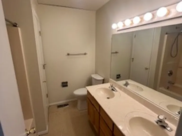 Price Drop! Charming 3 Bed 2.5 Bath Townhome! *6-Month Leases Accepted!* — Photo 7