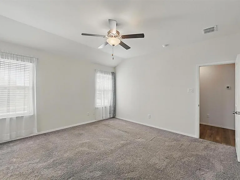837 Amberwood Ct — Photo 19