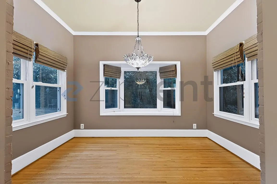 2 bed, 829 sqft, $2,200 — Photo 4