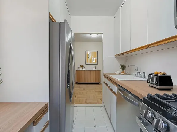 32-22 91st Street image 6 of 14