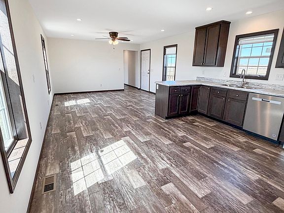 5th image of 14522 56th St NW