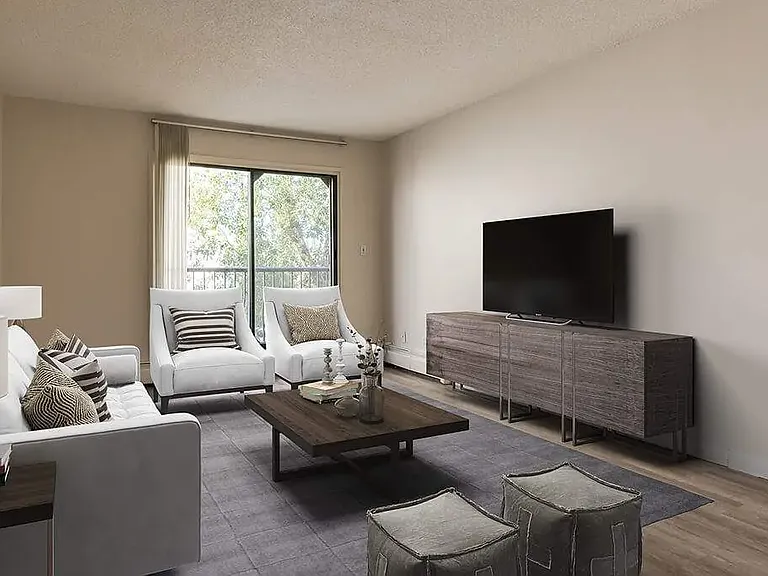 5516 47a Ave #104 — Photo 1