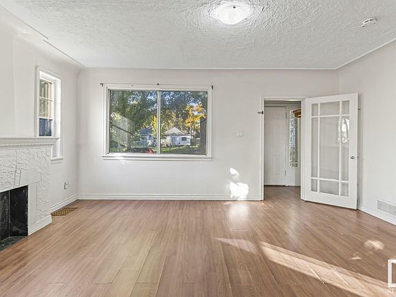 4th image of 10847 92nd St NW