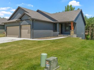 34 Sunnydale Ln SE, Rochester, MN 55904