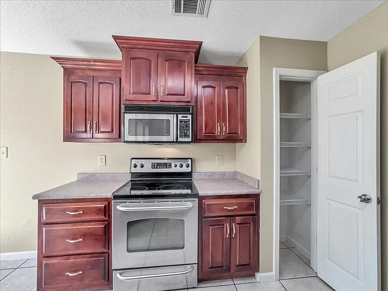 331 Amanda Dr — Photo 26