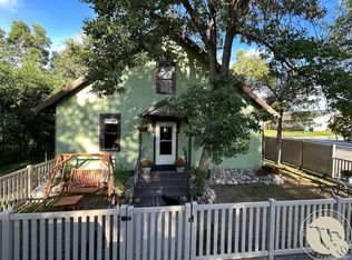 345 N 3rd St, Columbus, MT 59019