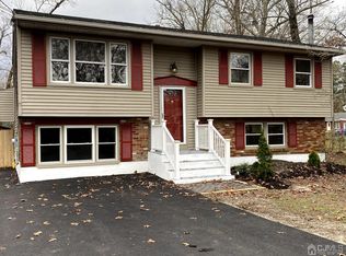 306 N Carolina Trl, Browns Mills, NJ 08015