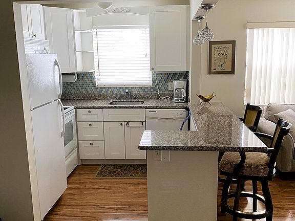 2nd image of 289 Durham #H