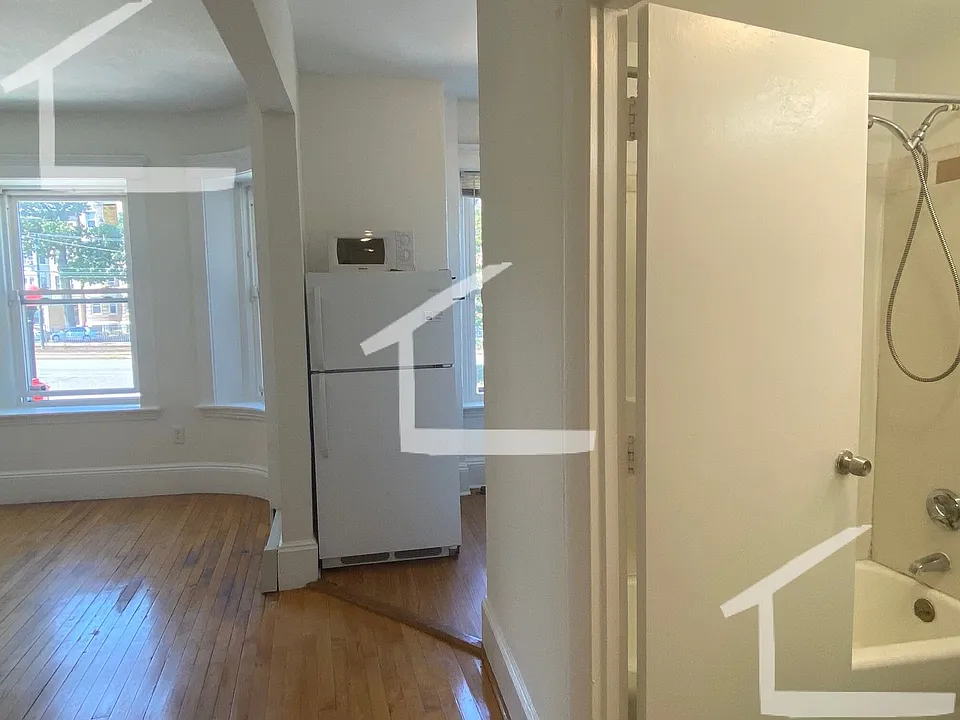 61 Brighton Ave #6