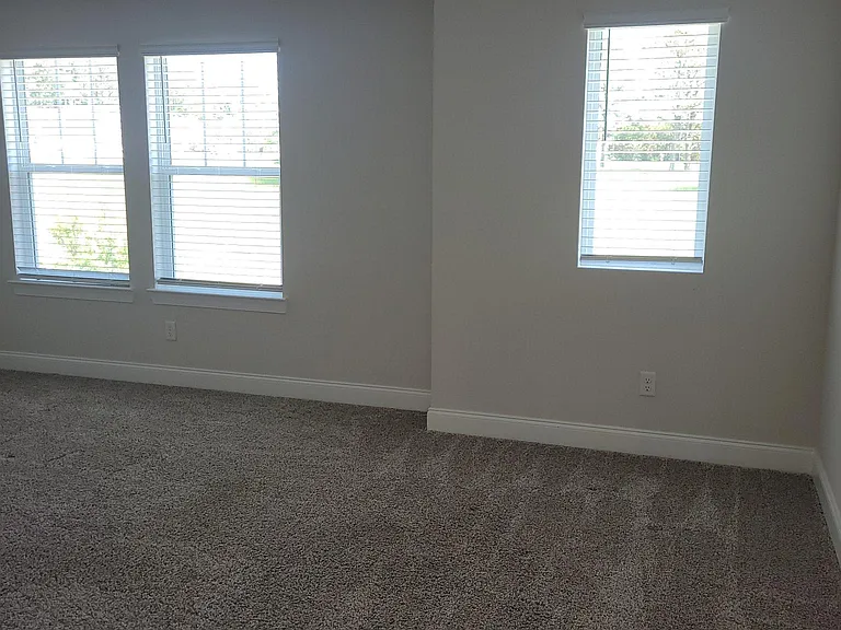 221 River Rd — Photo 12