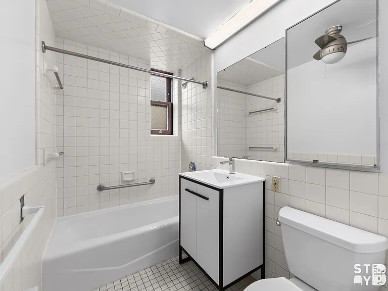 8 Clark St #4G — Photo 7