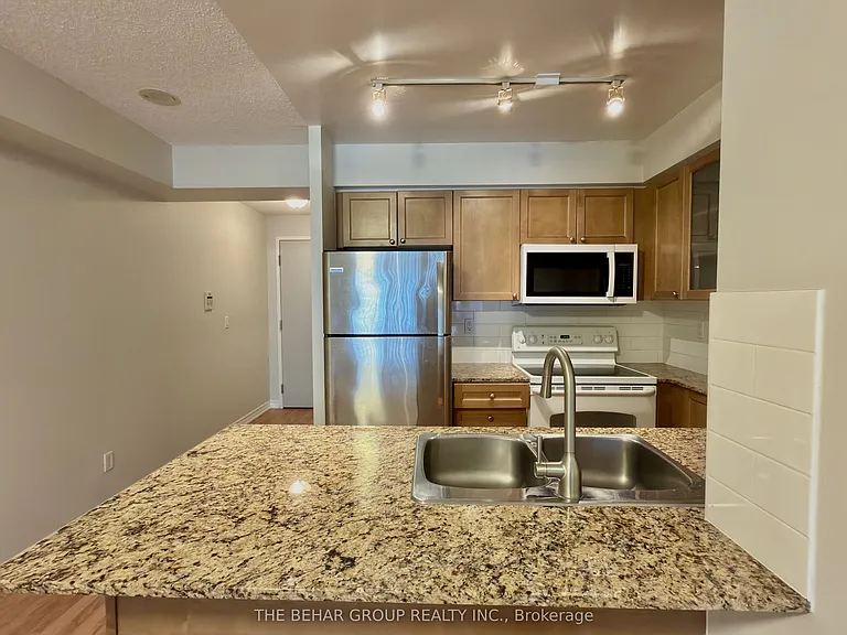 761 Bay St #706 — Photo 2
