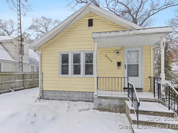 3229 Jefferson St, Muskegon Heights, MI 49444