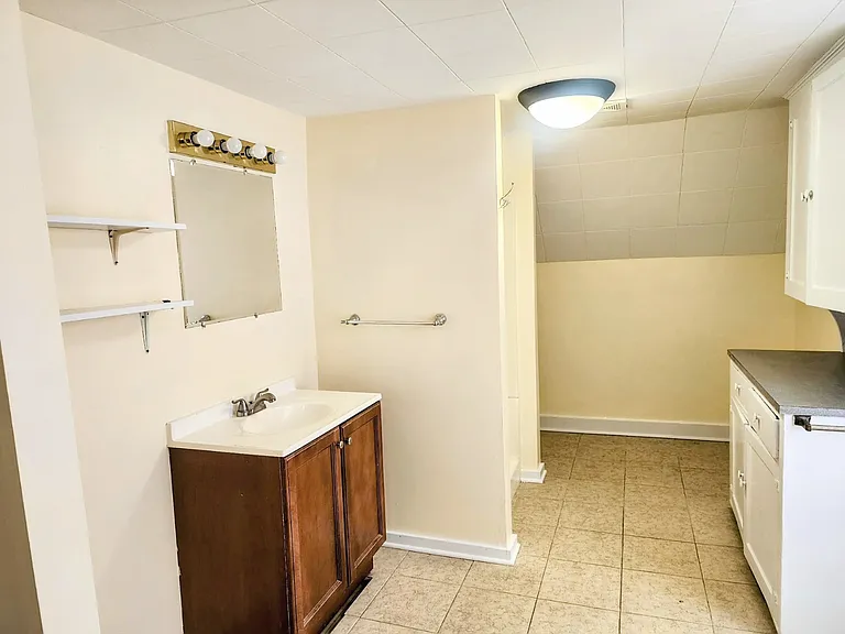 701 Lyon St NE — Photo 11