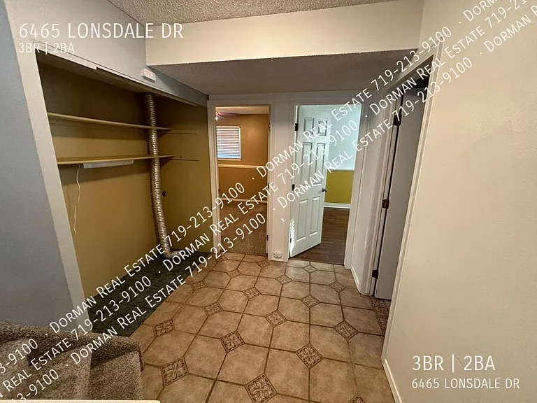 6465 Lonsdale Dr — Photo 7