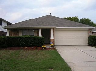 2924 Bourbon St, Fort Worth, TX 76123