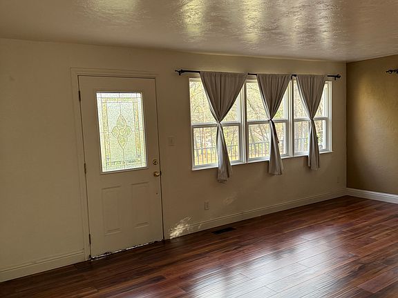 4th image of 409 Retherford Rd