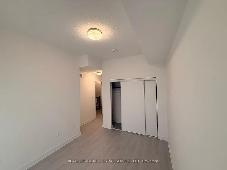 P6 Palace St #25-320 — Photo 22