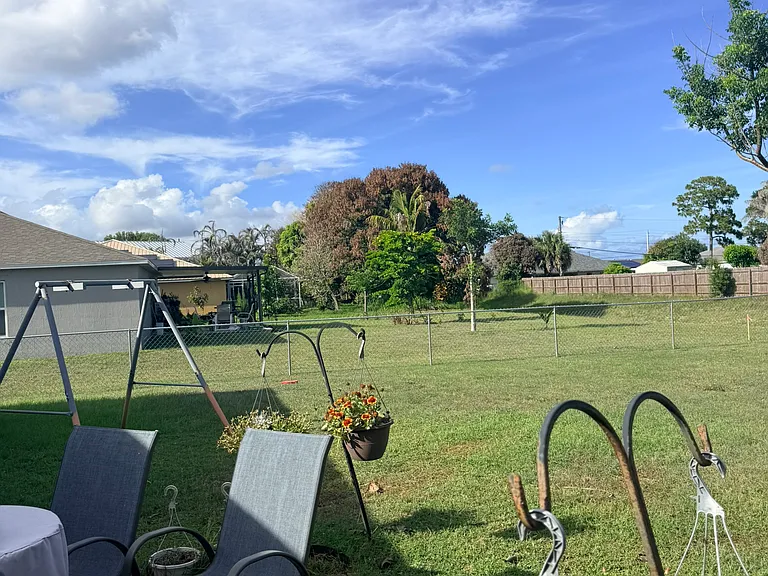 2937 SW Skyline St — Photo 29