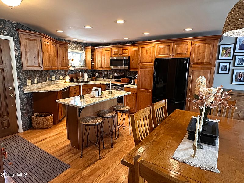 3rd image of 24 Mount Hope Avenue