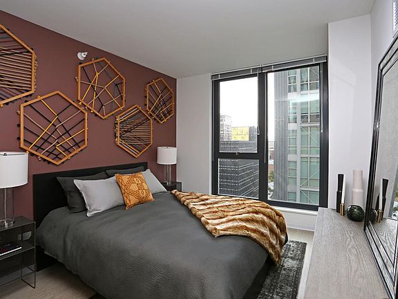 3rd image of 155 W Superior St #1501