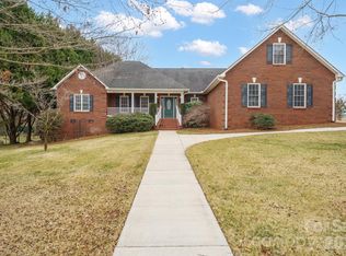 10 Iswa Dr, Taylorsville, NC 28681