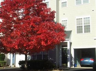 2539 Logan Wood Dr, Herndon, VA 20171