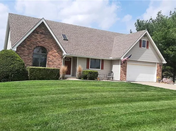 1720 Paddock Dr, Kearney, MO 64060