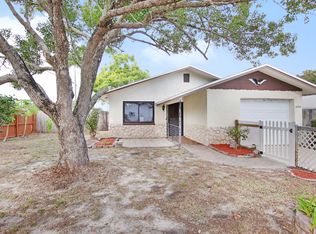 2200 Winchester Dr, Dunedin, FL 34698