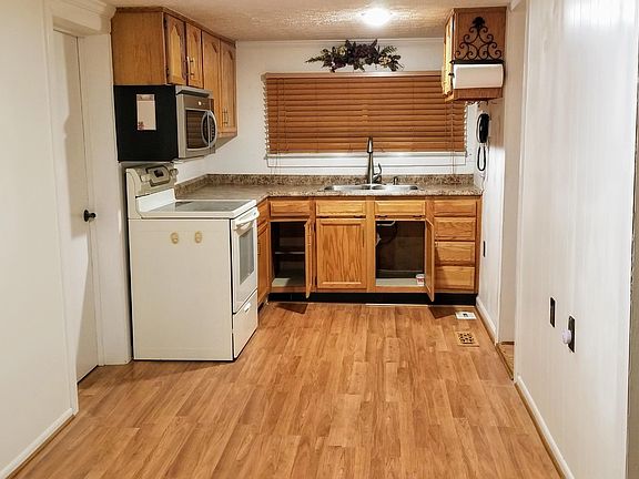 5th image of 805 Sturgess St