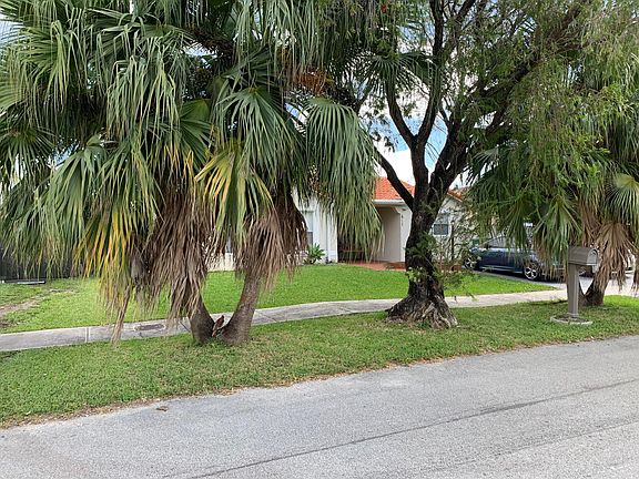 3rd image of 21115 SW 125 Court Rd