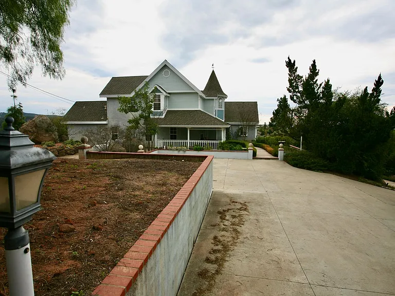 10031 Valle Caballo Ln — Photo 3