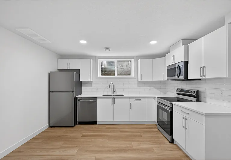 30 Renwyck Pl #BASEMENT — Photo 3