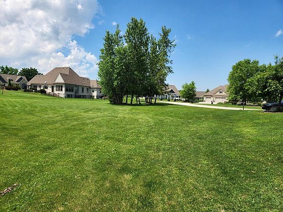 4th image of N19W24667 RIVER EDGE COURT