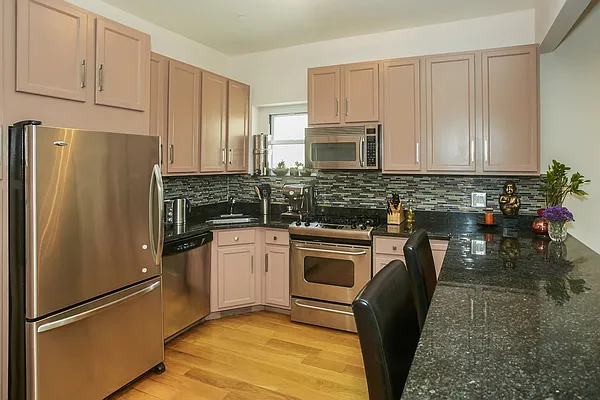 Sold by Remax Edge | media 11