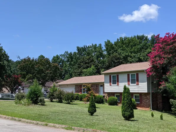 104 Hunters Trl, Greenville, SC 29615