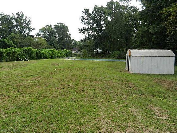 3rd image of 2809 Elliott Ave