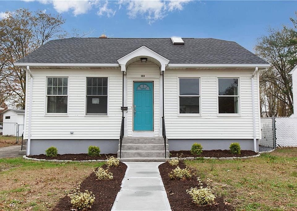 1st image of 133 Goldsmith Ave