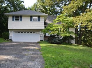 5 Emeline Dr, Hawthorne, NJ
