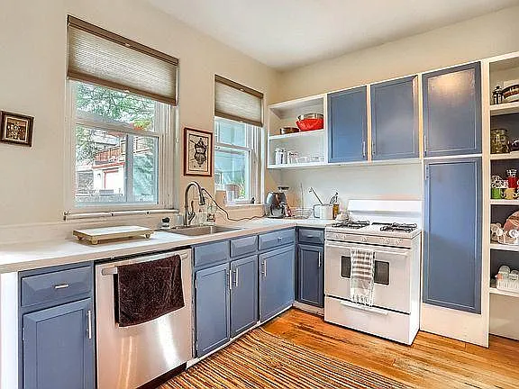 25 E 3rd Ave — Photo 2