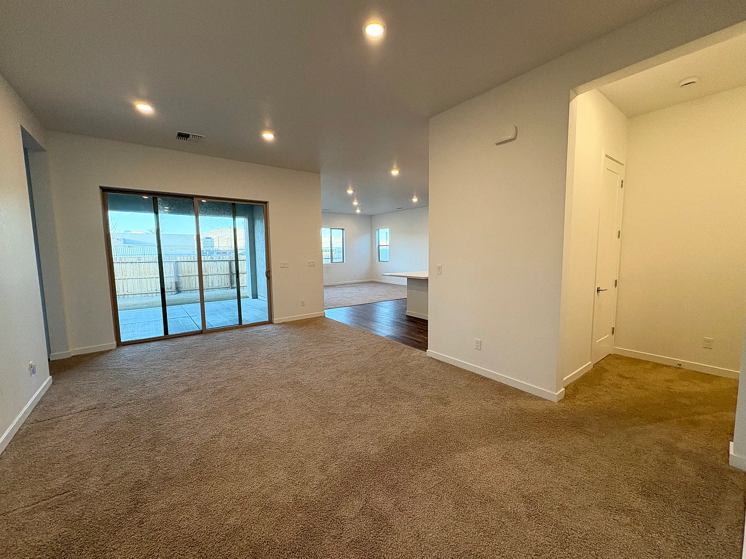 3 bed, 2140 sqft, $2,800 — Photo 2