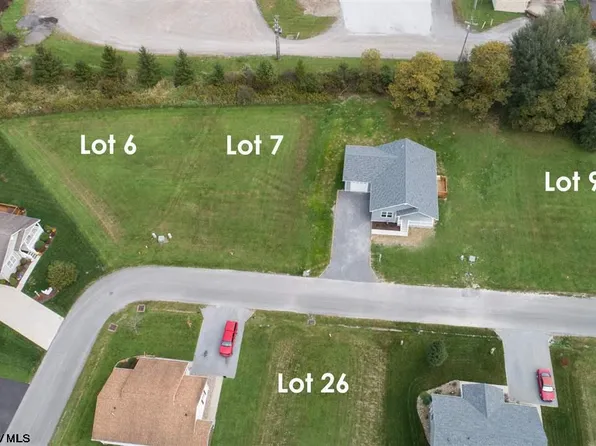 7 Grace Cir, Elkins, WV 26241