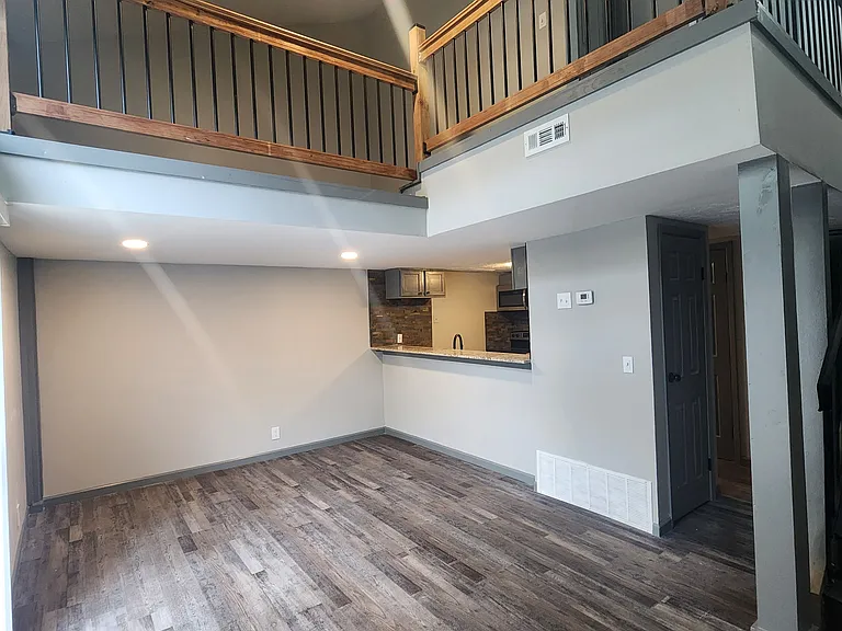 3712 N 111th Plz — Photo 6