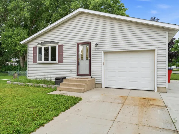 951 W Village Cir SE, Rochester, MN 55904