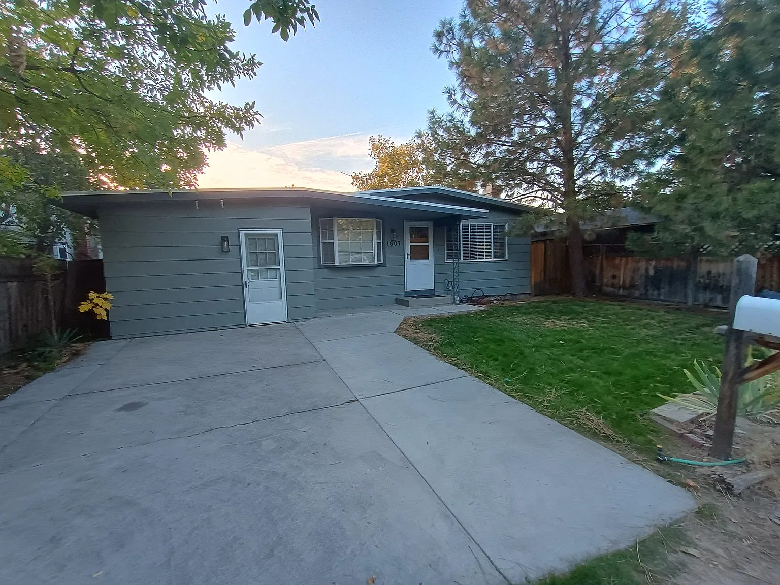 3 bed, 1547 sqft, $2,300 — Photo 1
