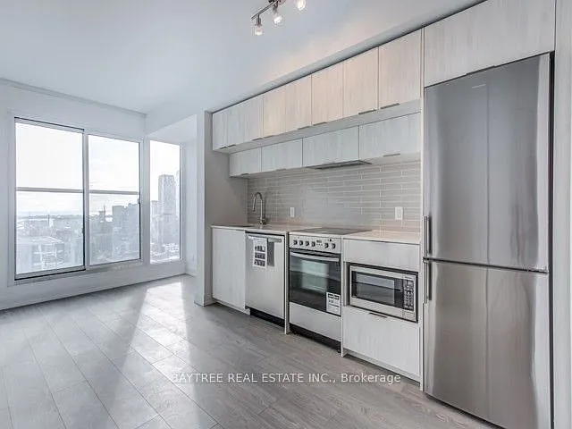 181 Dundas St E #3207